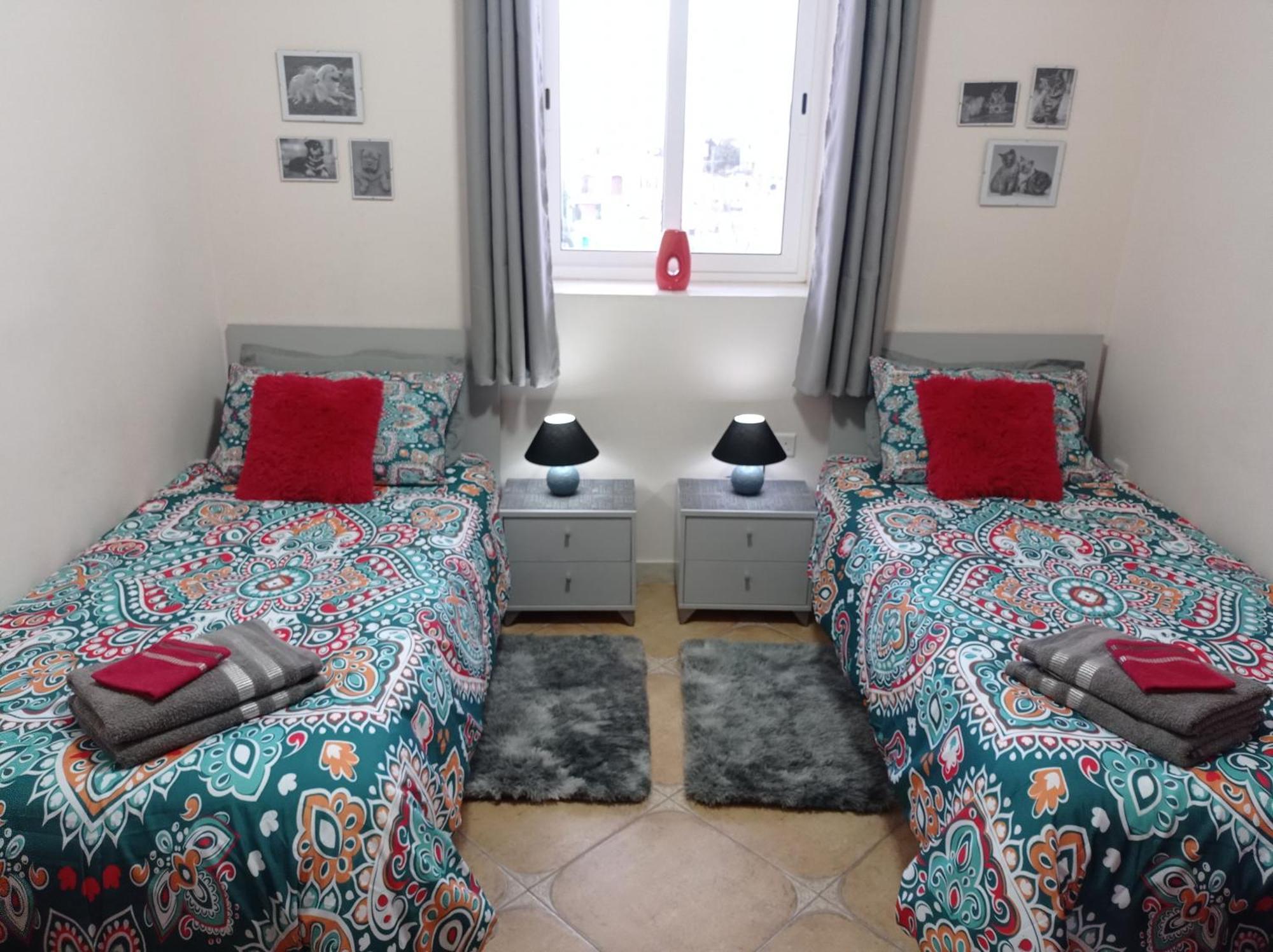 Joseph 2 Stylish Flat With Open Views, Just 4Km From The Airport Or Beach Siggiewi Exterior photo