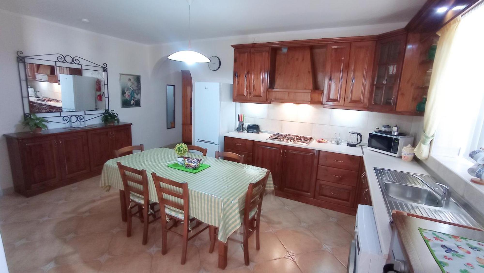 Joseph 2 Stylish Flat With Open Views, Just 4Km From The Airport Or Beach Siggiewi Exterior photo